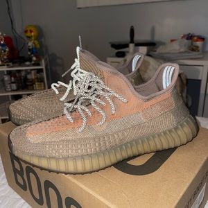 *SOLD* YEEZY BOOST 350 V2